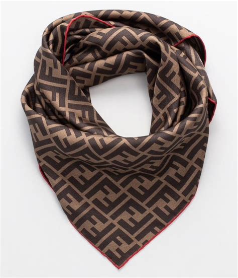 prezzo foulard fendi